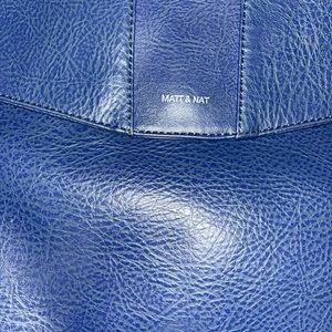 Matt & Nat is the perfect messenger bag!